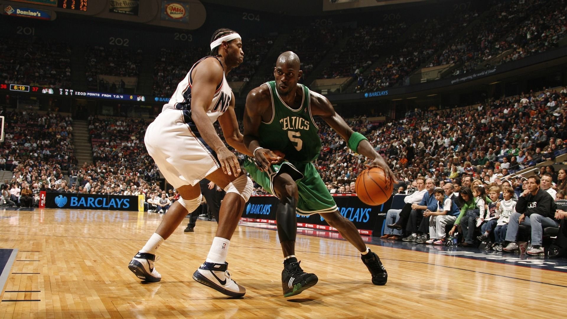 开云体育入口-莱万新规势不可挡引爆争议，SKT深陷舆论漩涡！